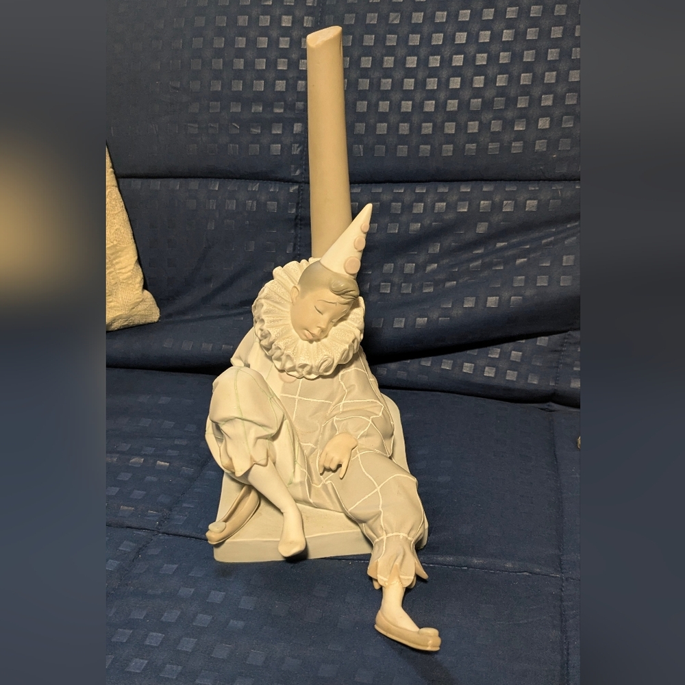 Lladro Figurine MARDI GRAS CLOWN SLEEPING